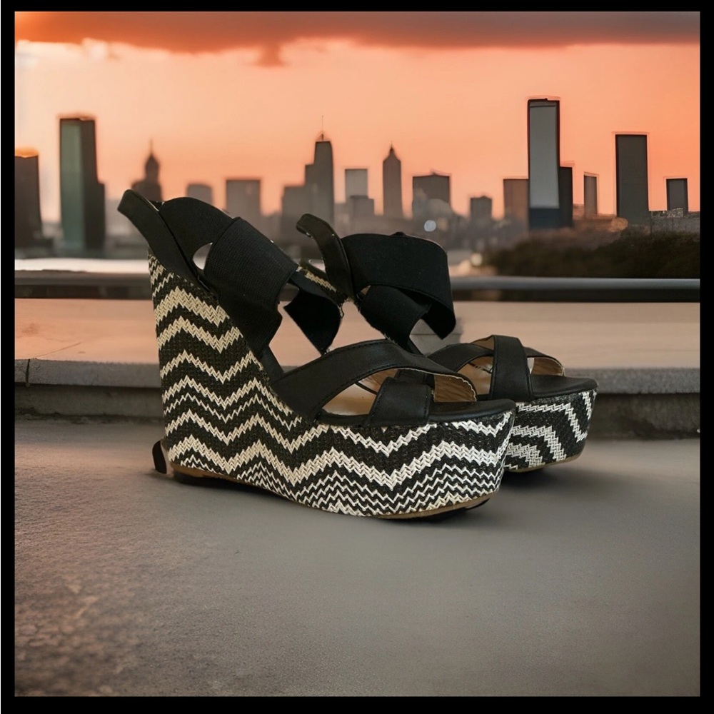 Wet Seal Chunky Chevron Aztec Bohemian Flirty Fun Wedge Sandals Summer Sz 8